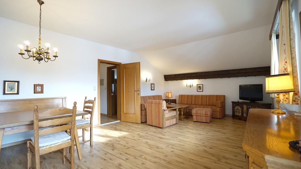 Landhaus Frenes Apartments Seefeld in Tirol Camera foto