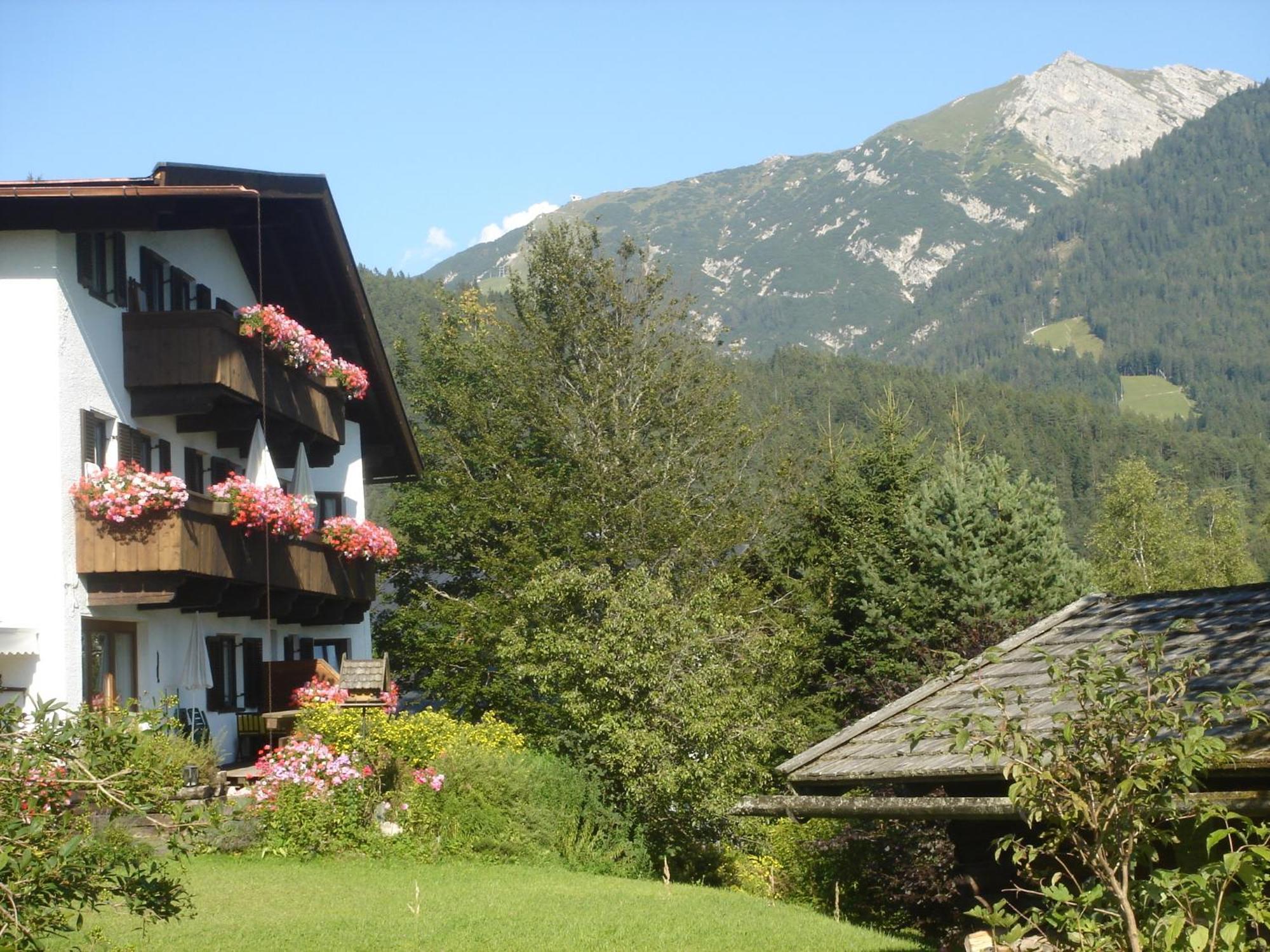 Landhaus Frenes Apartments Seefeld in Tirol Esterno foto