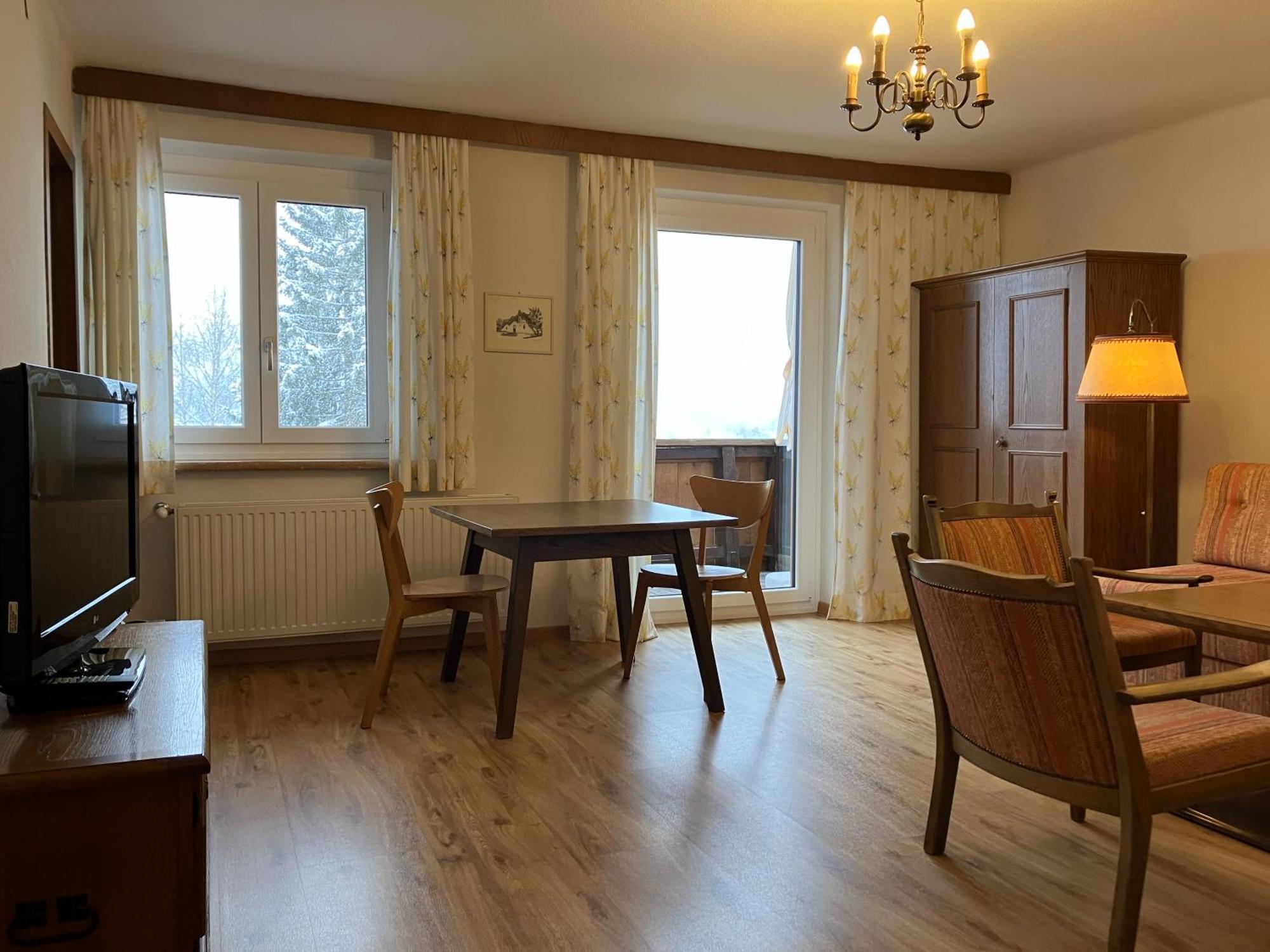 Landhaus Frenes Apartments Seefeld in Tirol Esterno foto
